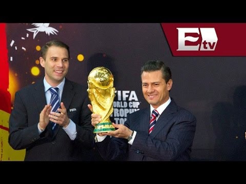 Peña Nieto levanta la Copa del Mundo; espera que el Tri gane el Mundial/ Titulares de la tarde