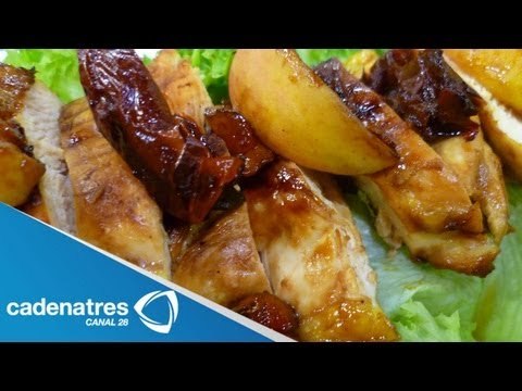 Receta para preparar pollo y duraznos al grill con aderezo de chipotle. Receta de pollo