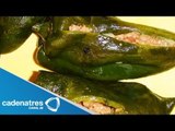 Receta para preparar chiles anchos rellenos de papa y chorizo. Receta de chiles rellenos