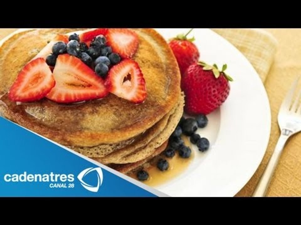 Hot Cakes con fresas y crema / Recetas para niños / Cocina con tus hijos