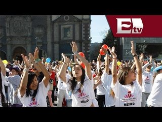 Bailan ´Un billón de pie´ contra la trata en la Alameda / Andrea Newman