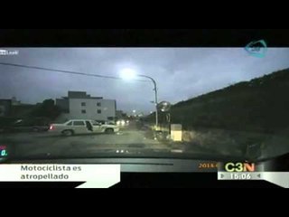 Lluvia ocasiona la explosión de un automóvil. Cadenatres Noticias