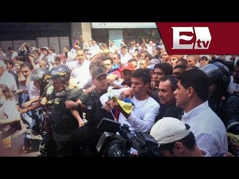 Leopoldo López, líder opositor venezolano se entrega a la policía / María Fernanda y Julio