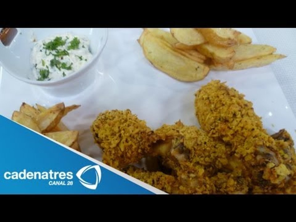 Receta para preparar pollito empanizado con totopos y papas rostizadas con cilantro. Receta pollo