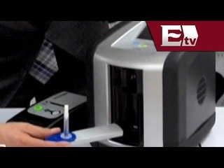 Eduardo Santillán, diputado del PRD, presenta el marihuanímetro para el DF/ Yazmin Jalil