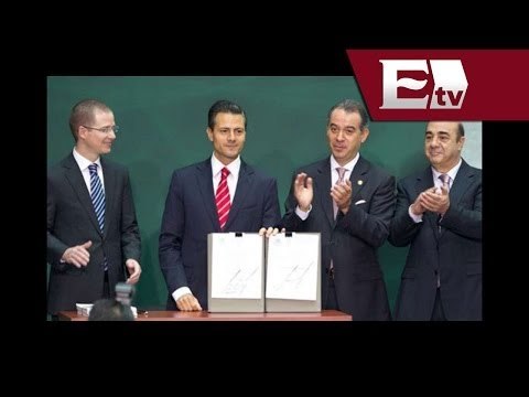 Peña Nieto promulga el Código Nacional de Procedimientos Penales / Andrea Newman