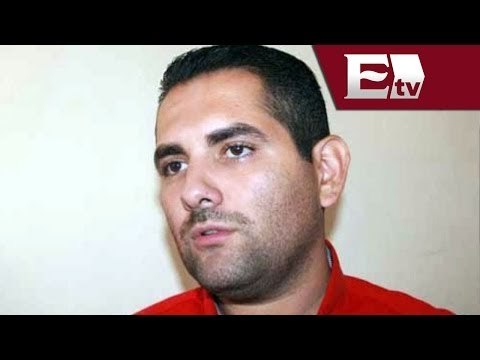 Autodefensas toman alcaldía de Apatzingán exigiendo la salida de edil / Paola Virrueta