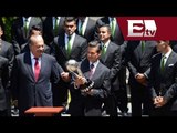 Peña Nieto recibe al León en Los Pinos / Excélsior informa