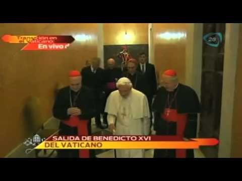 Salida de Benedicto XVI del vaticano
