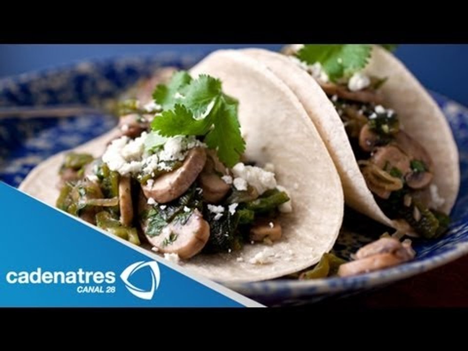 Receta de tacos de poblano con champiñones  Receta de tacos / Antojitos mexicanos / Cats