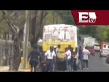 Maestros bloquean y toman autobuses en Oaxaca / Ricardo y Gwendolyne
