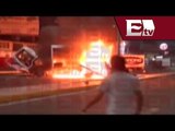 Jóvenes incendian camión en Oaxaca / Enfrentamientos entre normalistas y policías