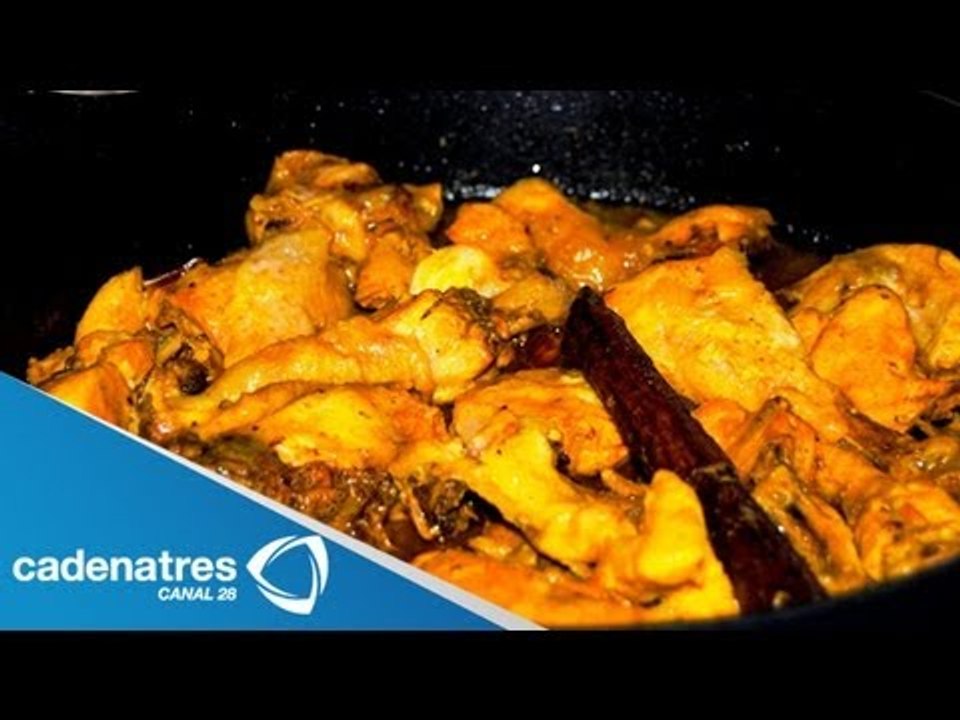 Pollo tagine con menta sobre cama de couscous / Receta de pollo con couscous