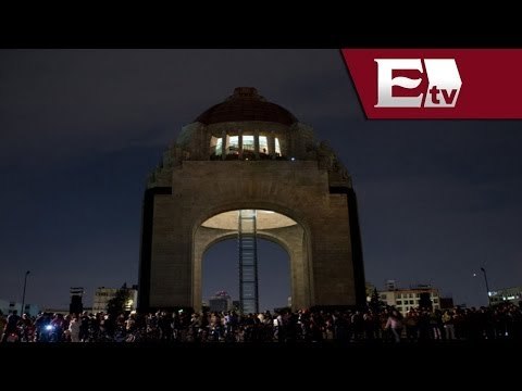 Hora del Planeta 2014: Ciudad de México apaga monumentos / Vianey Esquinca