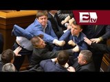 VIDEO: Violencia en parlamento de Ucrania por crisis política / Titulares con Vianey Esquinca