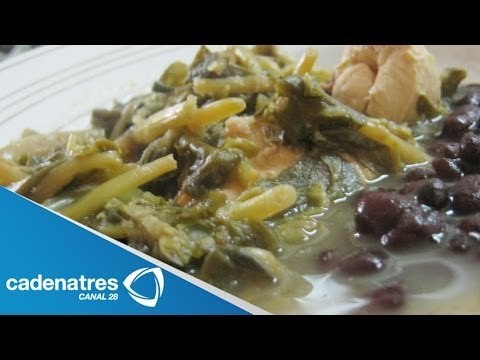 Receta para preparar carne de cerdo con verdolagas en salsa verde. Comida mexicana