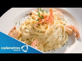 Download Video: Receta para preparar pasta con camarones y salsa de tomate cremosa. Receta de pastas