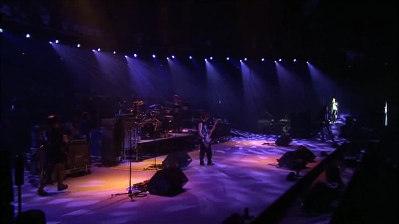GLAY『生きてく強さ+前ふり付き』Re-birth.ROCK'N' ROLL SWINDLE at NIPPONBUDOUKAN_HD _ 3