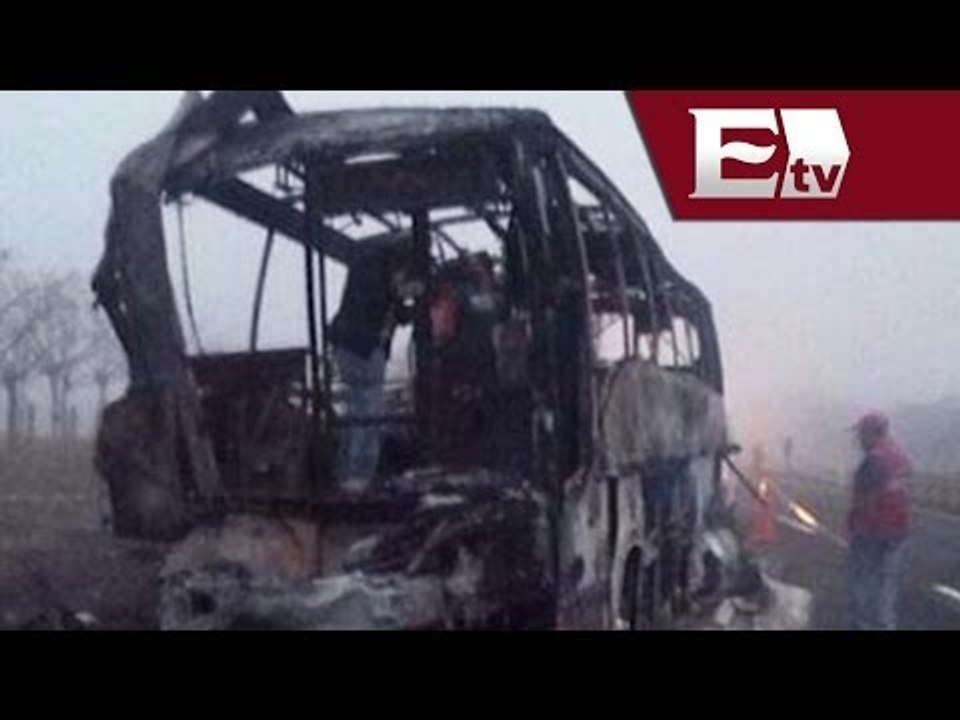 Mueren 36 personas por choque de autobús en Veracruz / Titulares con Vianey Esquinca