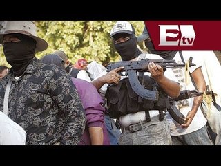 Comienza desarme de Autodefensas en Michoacán / Titulares con Vianey Esquinca