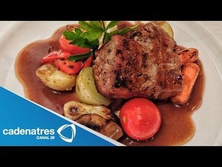 Receta para preparar filete de res con salsa de orégano y jitomate. Receta de filete de res