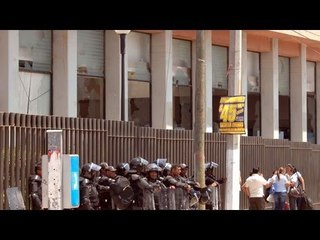 Maestros causan daños a las instalaciones del Congreso de Guerrero