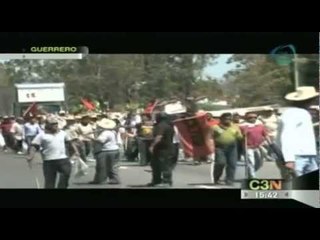 Maestros de Guerrero cerraron nuevamente la Autopista del Sol