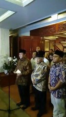 Calon Presiden Prabowo Subianto dan Anggota Dewan Pengarah Badan Pemenangan Nasional  (BPN) Amien Rais  menyampaikan keterangan terkait dugaan Penganiayaan Ratn