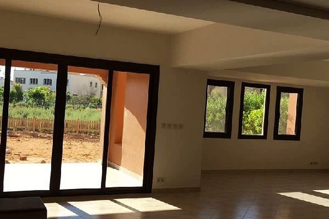 للبيع تاون هاوس مميز فى ايزولا مراسي