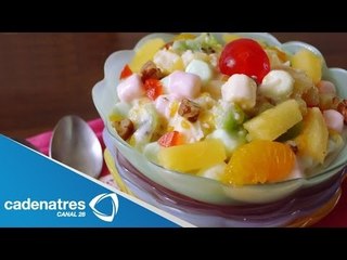 Receta para preparar ensalada ambrosía. Cocinando con Monoel Changose y Moniko Chimpanzon