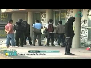 Rectoría de la UNAM continua tomada por encapuchados