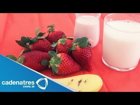 Licuado de Fresas y Plátano Nutritivo / Cómo hacer un rico Licuado de Fresas