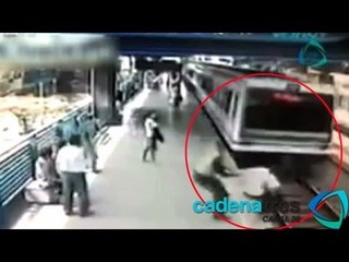 Policía colombiano evita suicidio de un hombre en el Metro de Medellín, Colombia