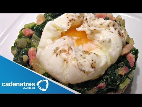 Receta de huevos pochados con acelgas. Receta de huevos al gusto / Desayunos fáciles