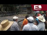 Campesinos derriban vallas metálicas al exterior de Segob  / Todo México