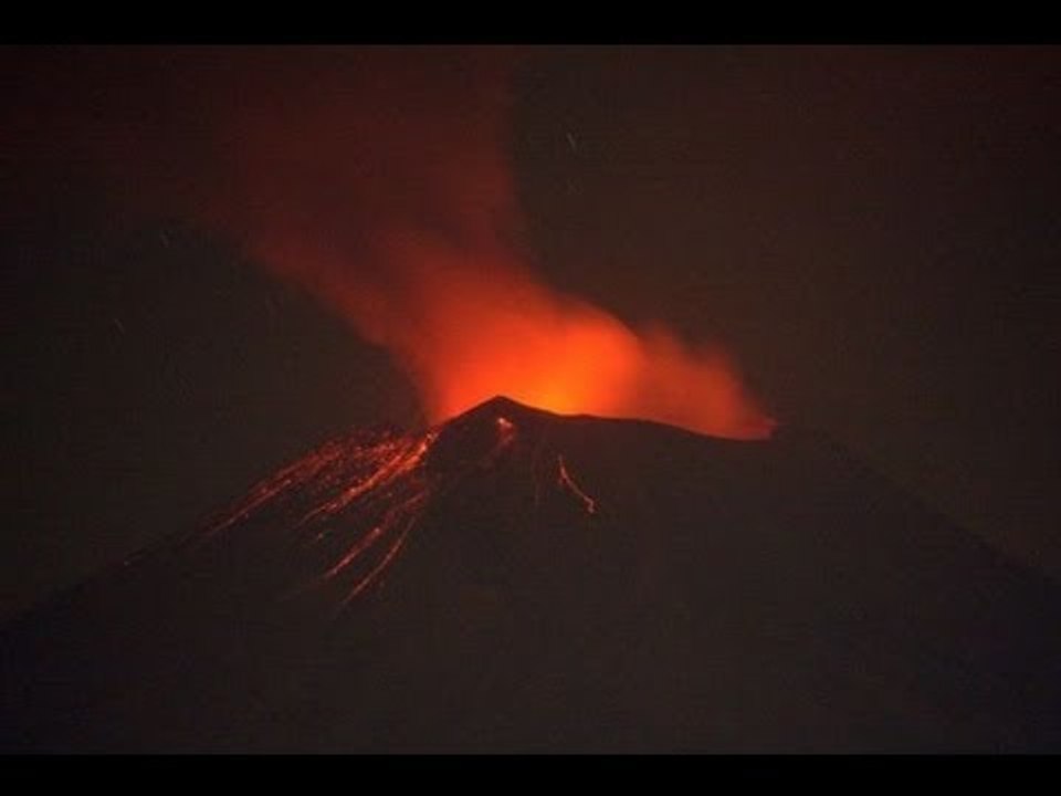 Volcán Popocatépetl registra actividad volcánica / Volcano Popocatepetl volcanic activity recorded