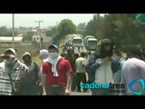 Normalistas bloquean carretera Morelia-Pátzcuaro y desquician la circulación por horas