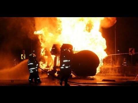 Explosión en pipa de gas en Xalostoc, Ecatepec Imágenes exclusivas de la explosión /7-mayo-2013