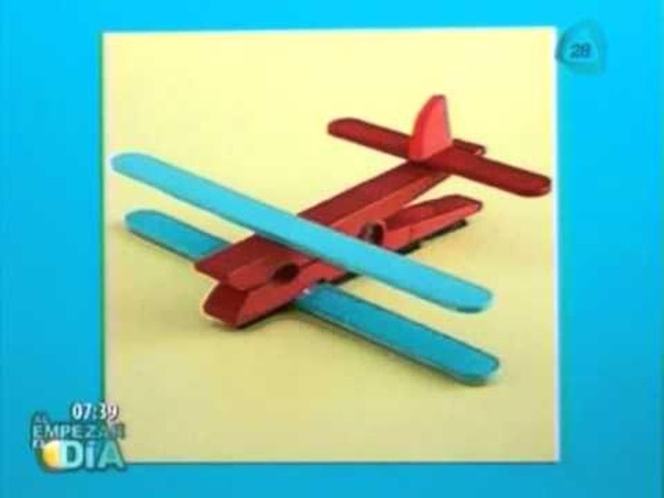 Aviones hechos de pinzas para tender ropa y palos de madera // inventos utiles y creativos