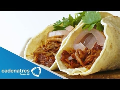 Receta para preparar tacos de cerdo con salsa verde. Receta de tacos / Tacos de cerdo / Salsa verde