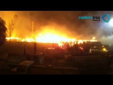 Incendio consume fabrica de textiles en Santiago, Nuevo León