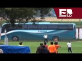 Normalistas michoacanos liberan 7 de 21 autobuses retenidos/ Gloria Contreras