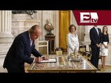 Juan Carlos firma su abdicación como rey de España/ Global
