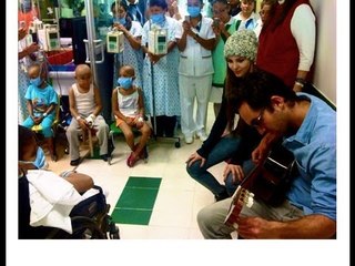 Belinda regala esperanza y amor a niños con cáncer / Belinda gives hope to children with cancer