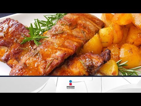 Receta para preparar chuletas de cerdo con papas y manzanas rostizadas. Chuletas de cerdo