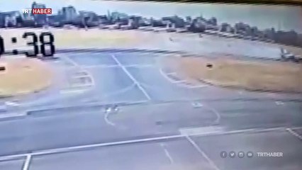 Sudan'da hızını kesemeyen uçak öndeki uçağa çarptı