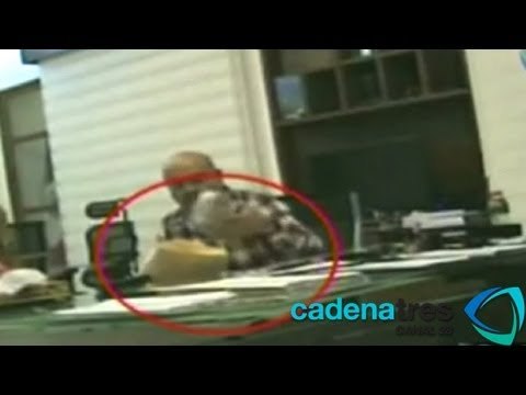 Alcalde de Cancún rebice fajos de billetes; pide PRD a Ricalde Magaña explicar videoescándalo
