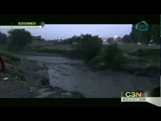 Se desborda río en  Zinacantepectl, Estado de México a causa de las lluvias