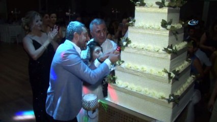 Doğuştan engelli Berna'ya damatsız düğün