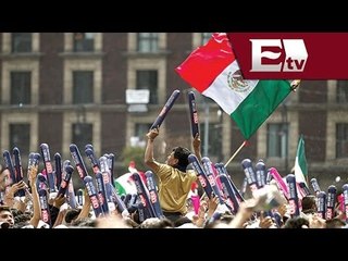 Capitalinos se reúnen en el Zócalo para celebrar el triunfo del Tricolor  / Andrea Newman